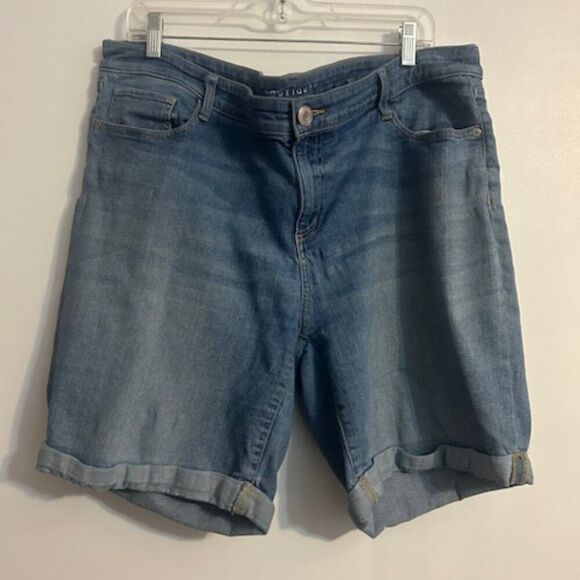 Boutique 5 pocket denim cuffed Bermuda shorts. size 18W - Picture 1 of 4
